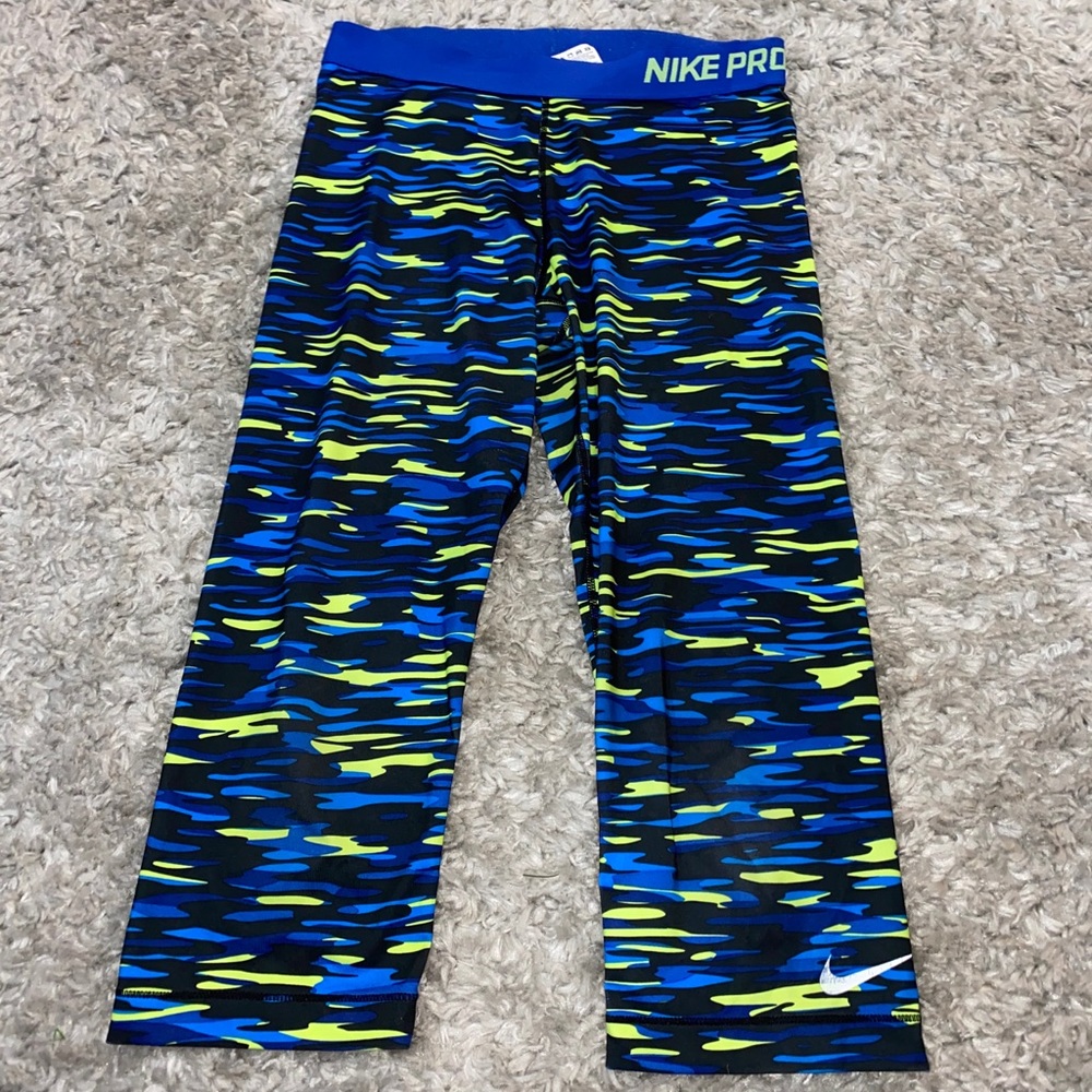 Nike capri leggings